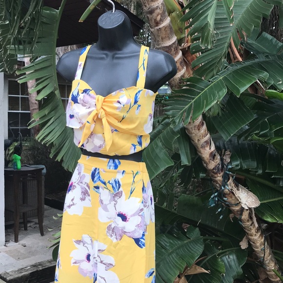 City triangle two piece maxi skirt set with slit - Picture 3 of 10